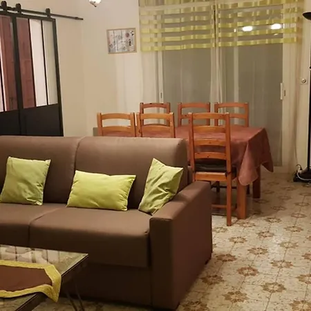 Apartment Un Charmant Logement Aigues-Mortes