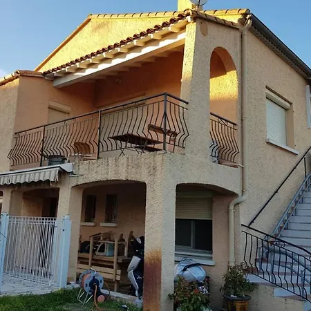 Apartment Un Charmant Logement Aigues-Mortes