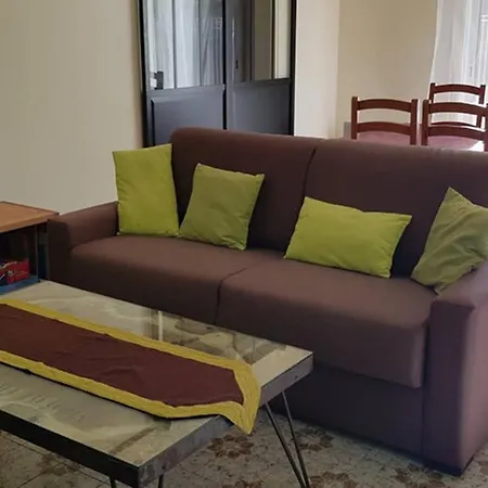 Apartment Un Charmant Logement
